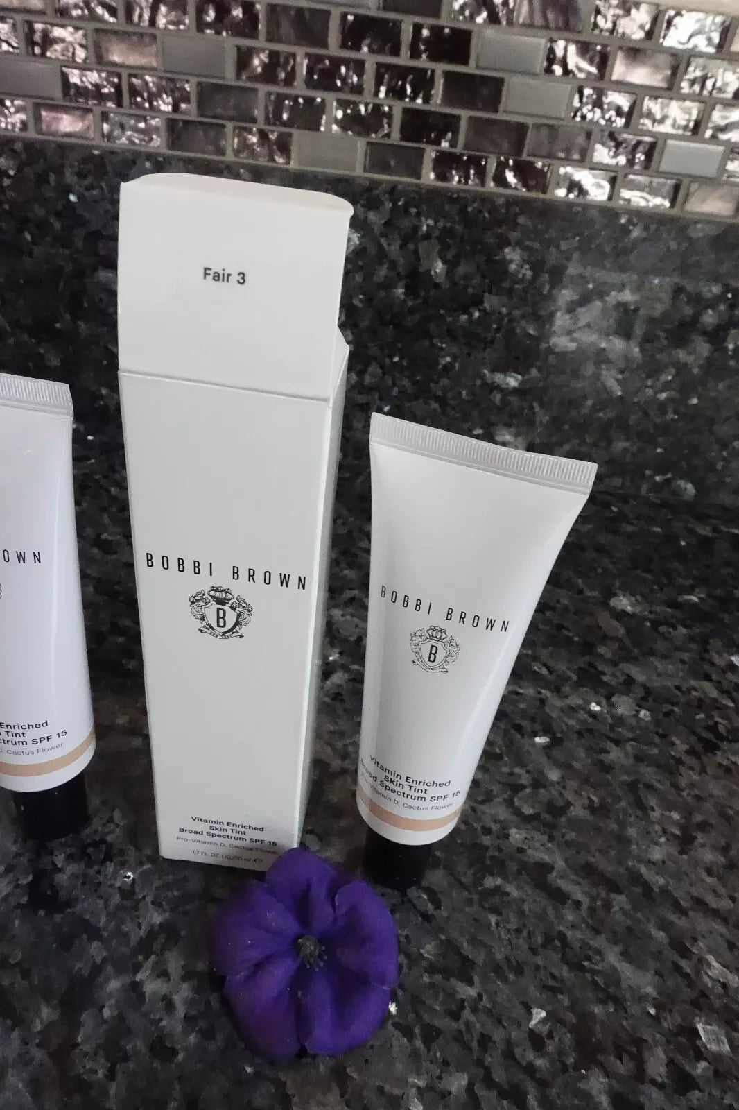 Bobbi Brown Vitamin Enriched Skin Tint SPF 15 - Hydrating Tinted Moisturizer - Exotic Pro